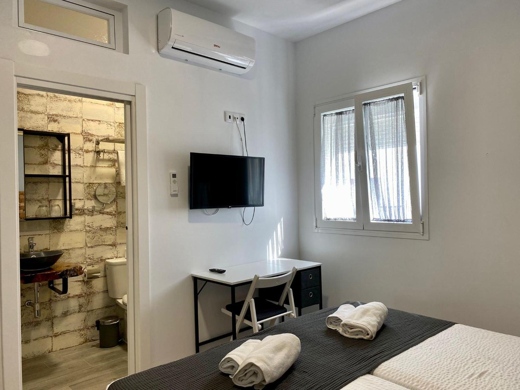 ロタ Anka Kurro Bed & Breakfast エクステリア 写真